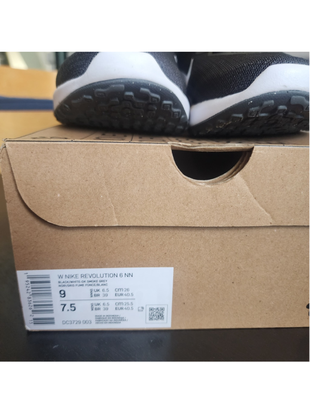 Women's Nike Revolution 6 NN Sneakers Black White Size 9 - Picture 2 of 3
